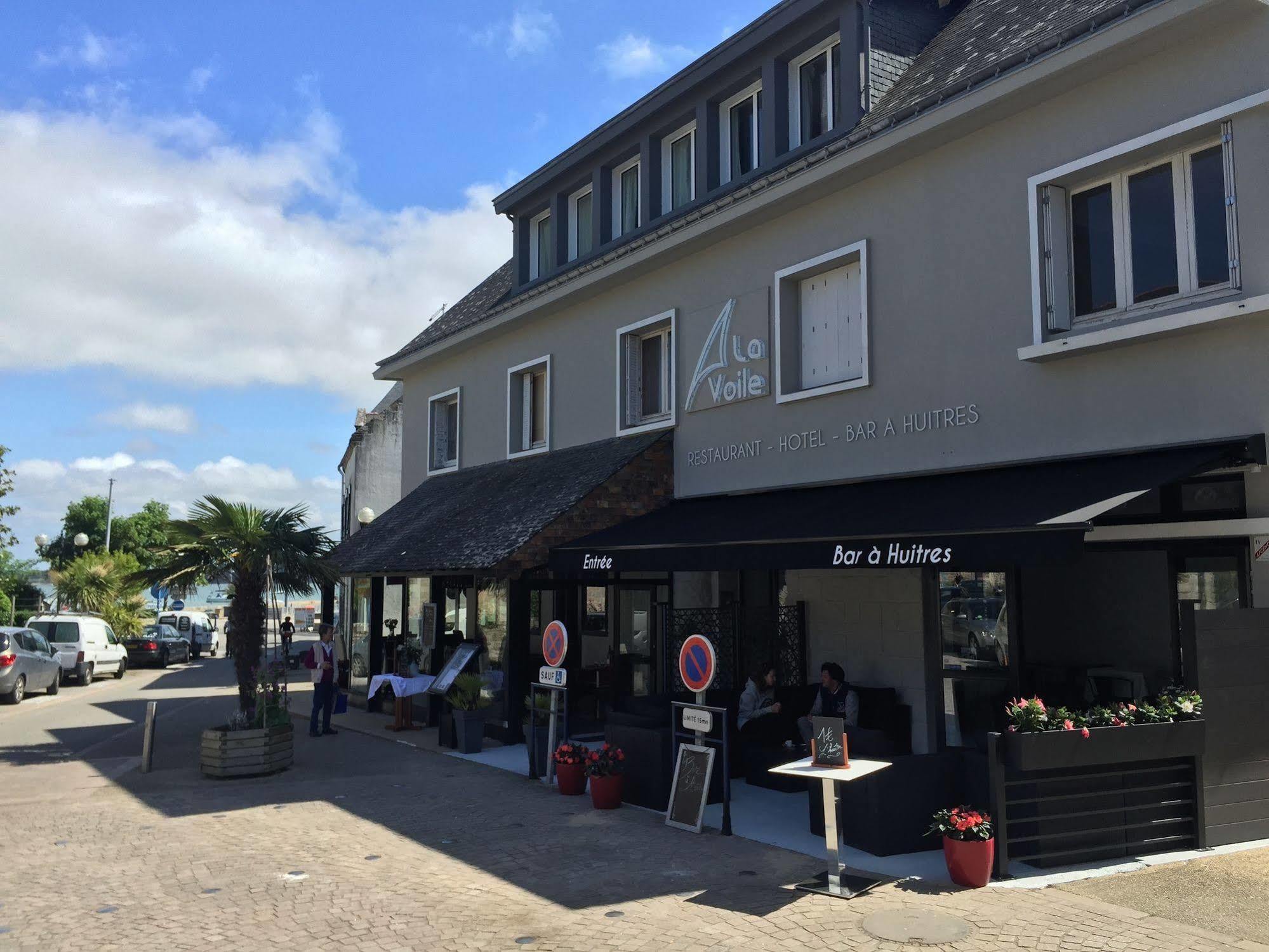 Hotel Restaurant La Voile - Le Dock'Er Locmariaquer Bagian luar foto